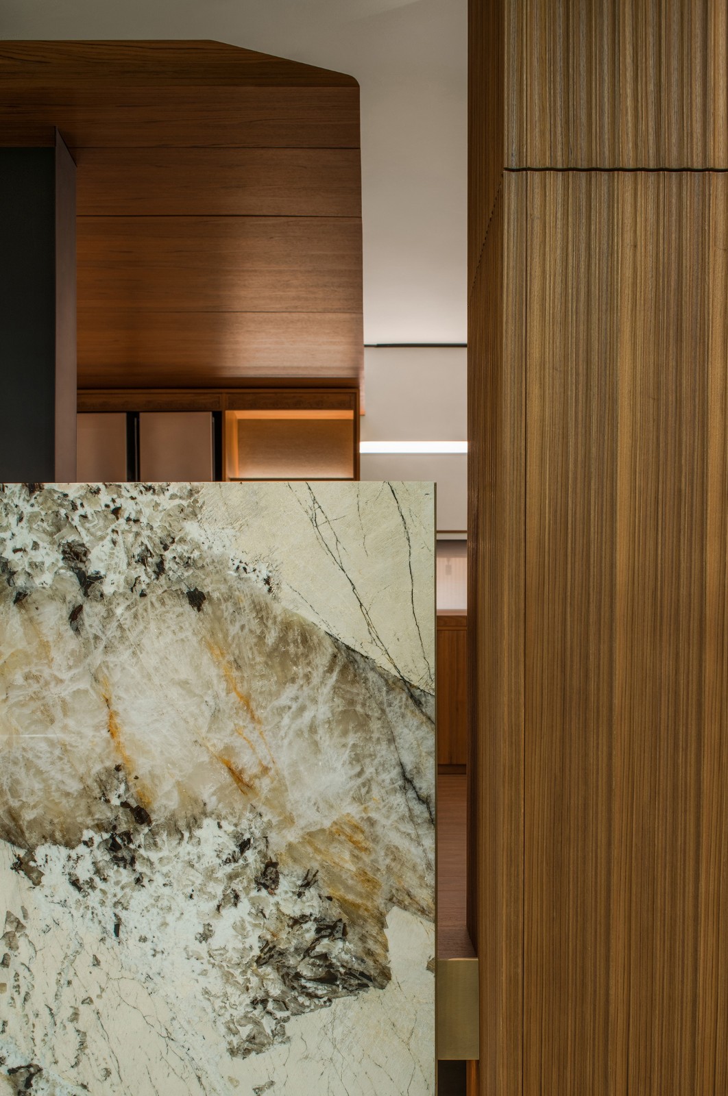 BIM建筑|一种材料与当代建构的情绪平衡：本木展厅 / 蜂鸟设计