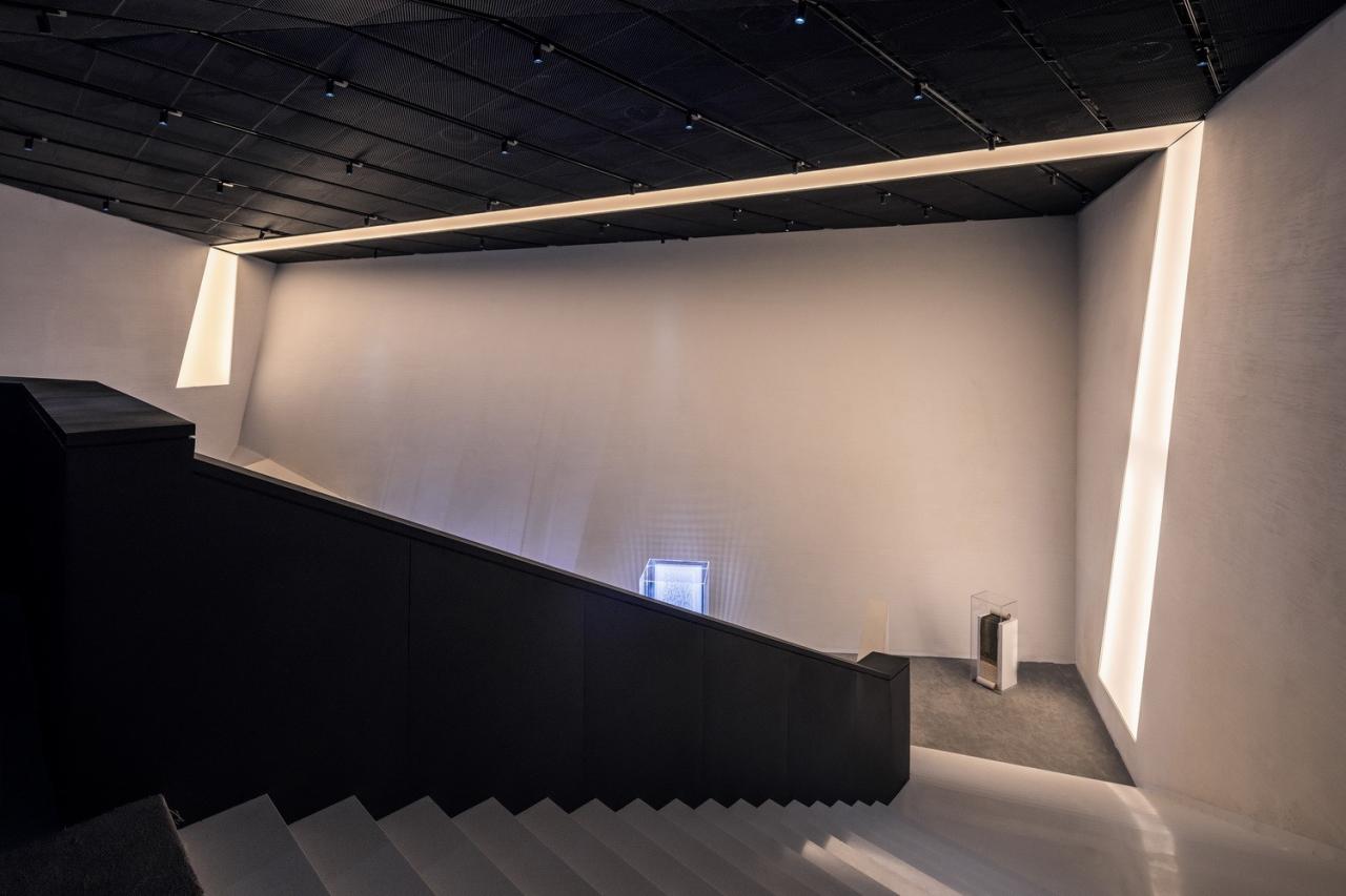 BIM建筑|红色石阵，云南东风韵艺术中心 / 孟凡浩