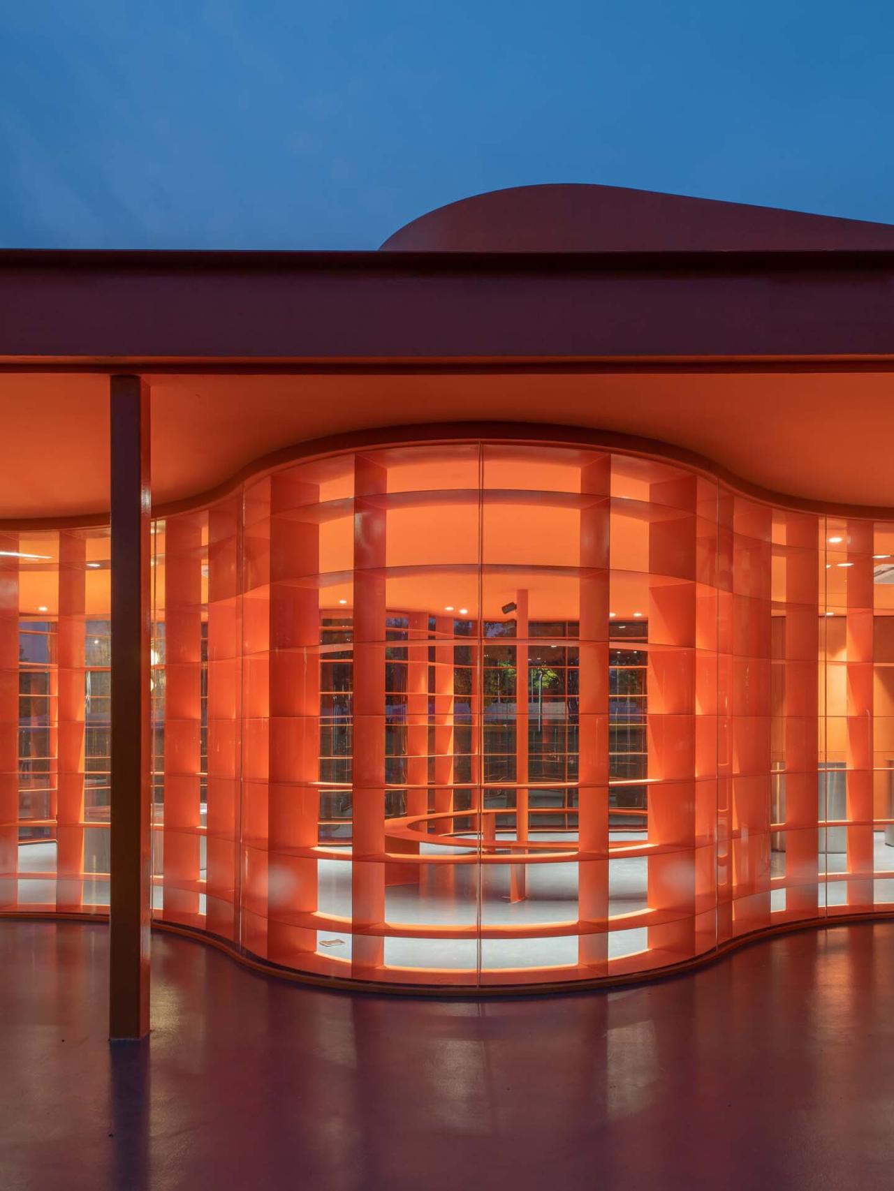 BIM建筑|深圳坪山中心公园大草坪城市书房 / 厘米制造