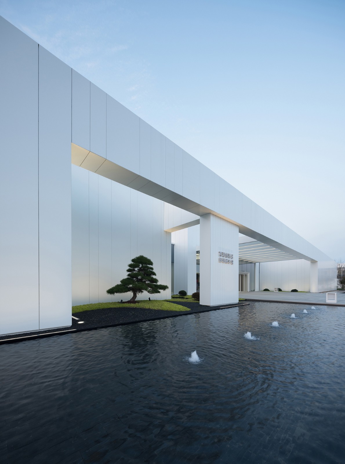 BIM建筑|江南印·造园六章——“两湖”创新区规划展示馆 / 简和建筑