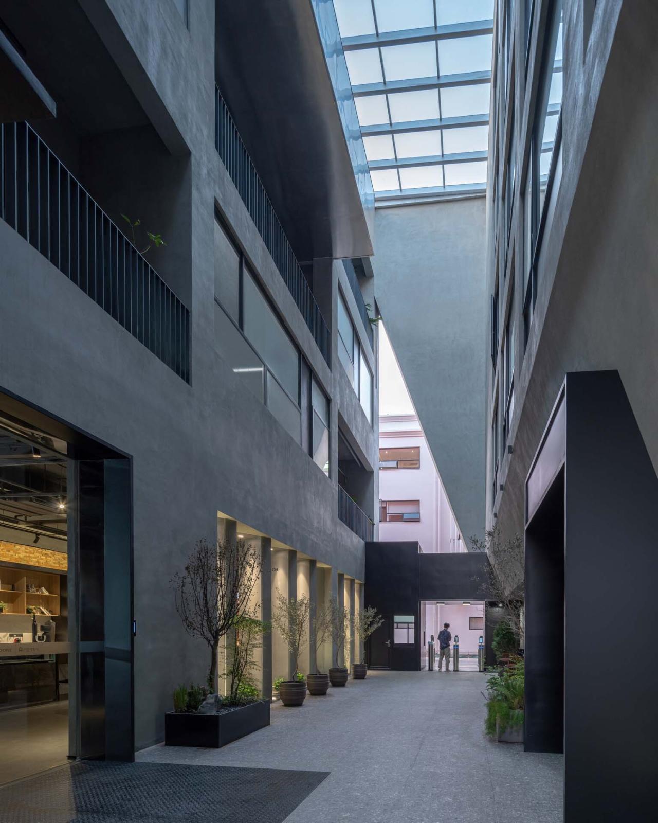 BIM建筑|东财工业区7#8#楼改造 / 深圳对角线建筑设计