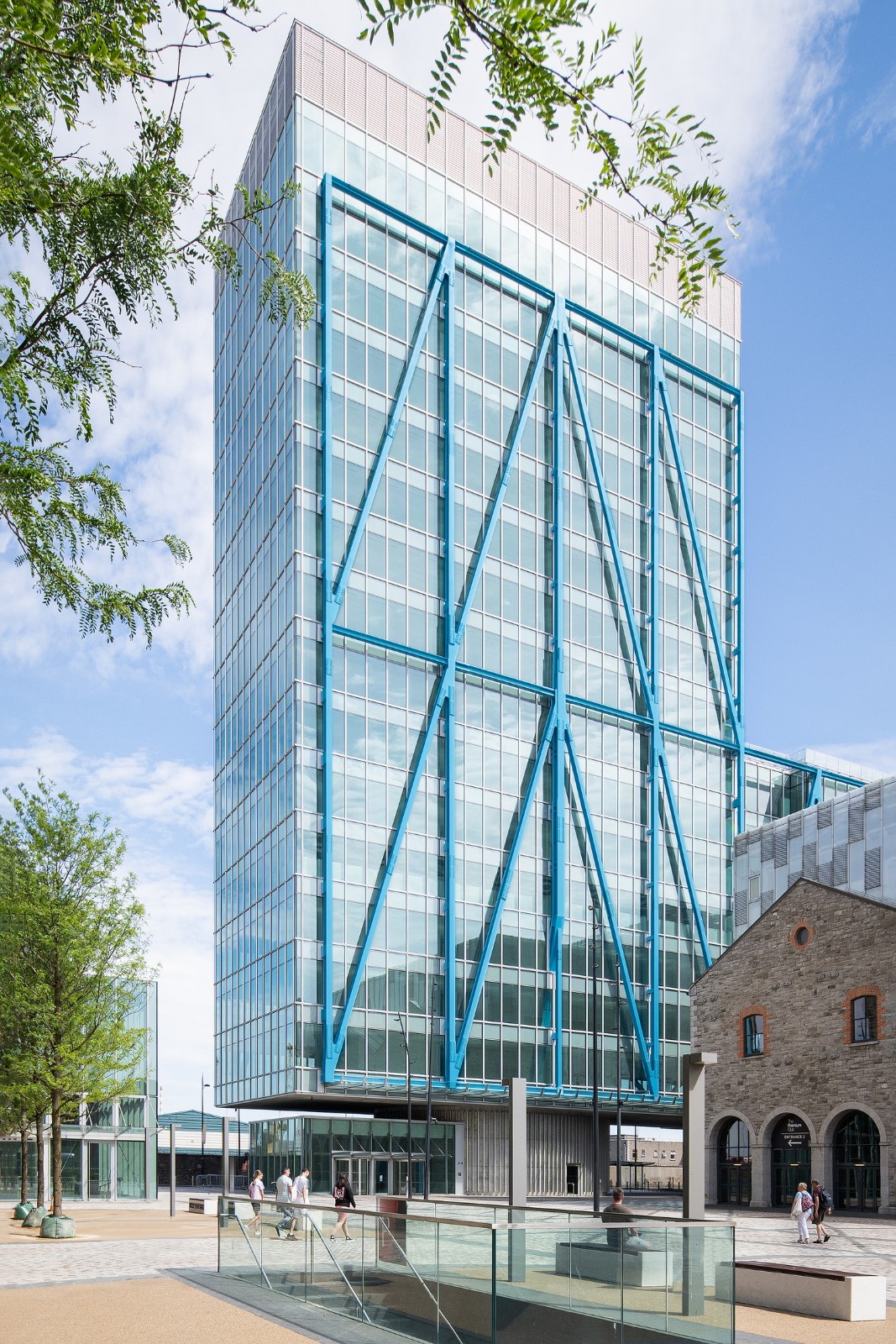 BIM建筑|蓝色‘骨头’，EXO 办公大楼 / Shay Cleary Architects