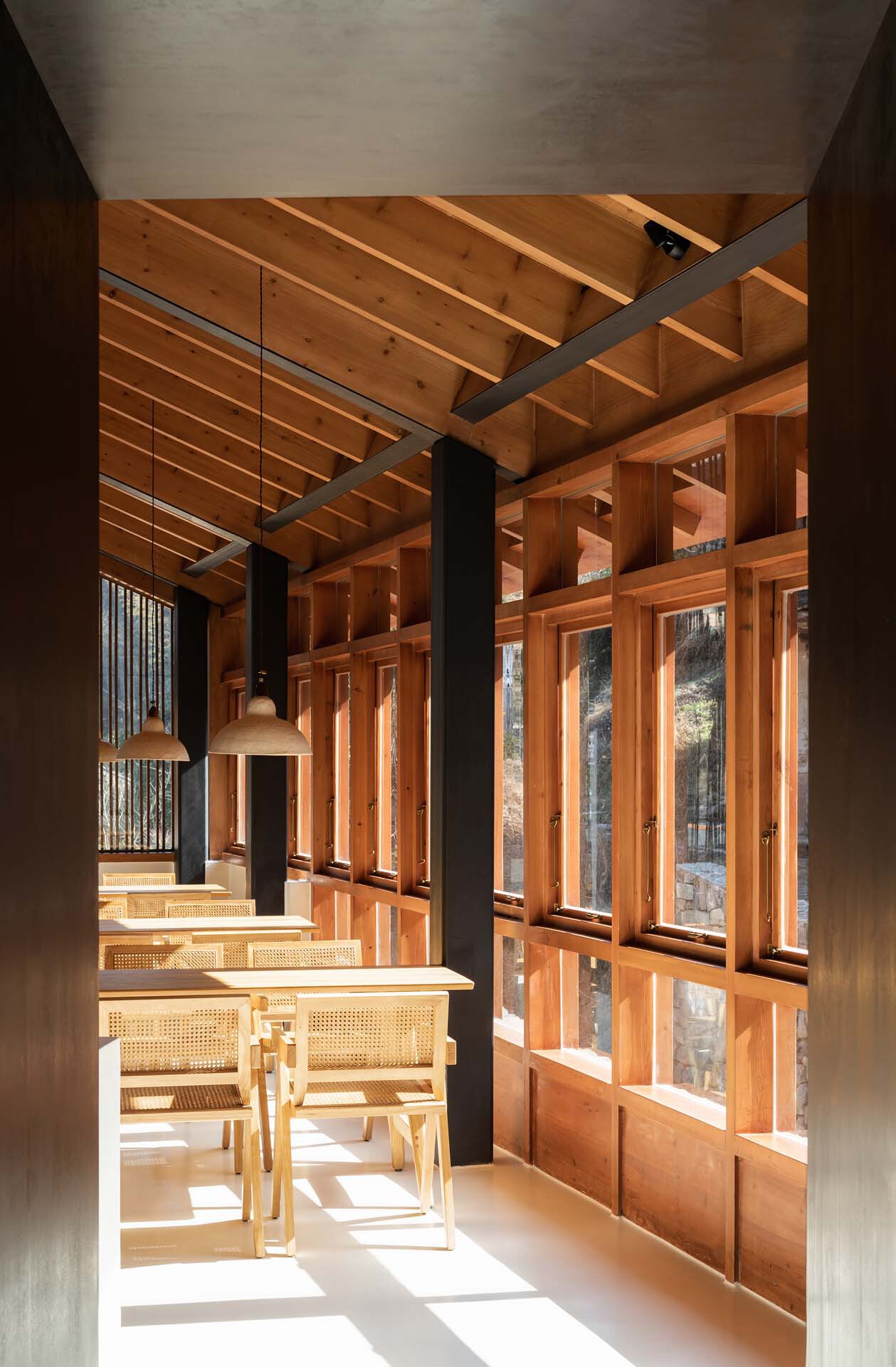 BIM建筑|奉化栖霞坑发电站改造的溪边餐厅 / 尌林建筑设计事务所