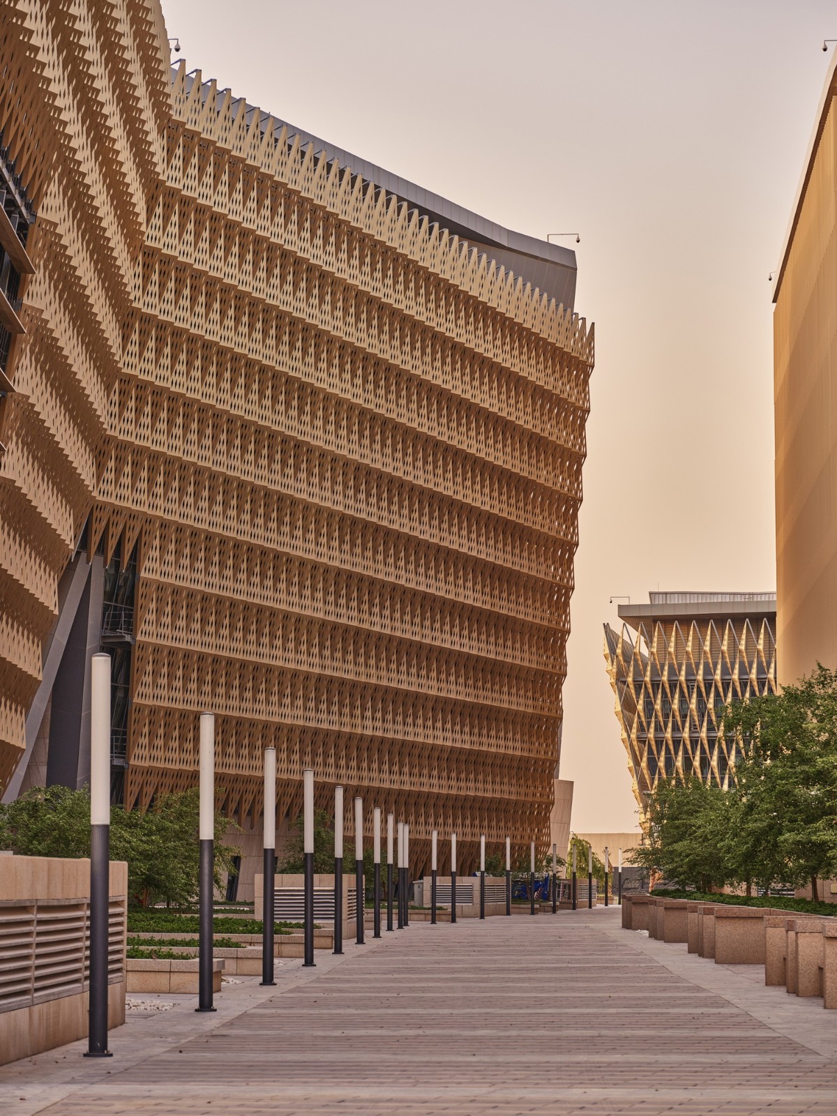 BIM建筑|科威特大学生命科学学院 / CambridgeSeven + Gulf Consult