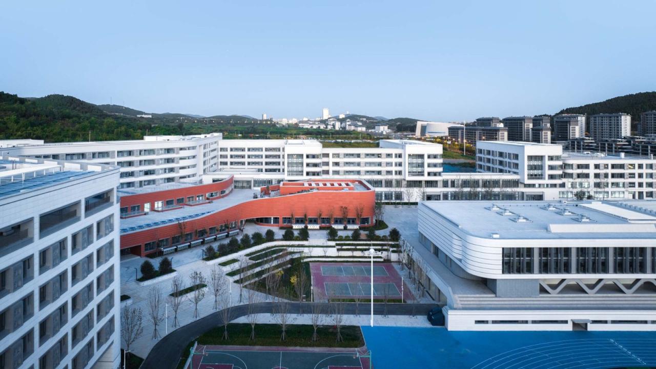 BIM建筑|济南历城二中彩石校区 / 同圆设计