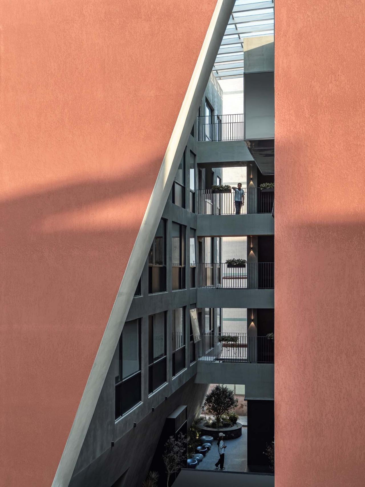 BIM建筑|东财工业区7#8#楼改造 / 深圳对角线建筑设计