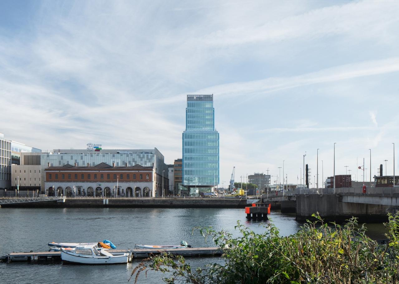 BIM建筑|蓝色‘骨头’，EXO 办公大楼 / Shay Cleary Architects