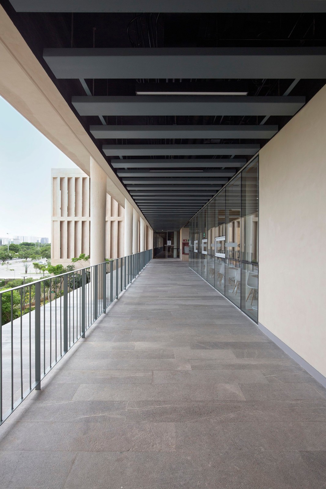 BIM建筑|梅里达银行与商业学校 / IUA Ignacio Urquiza Arquitectos