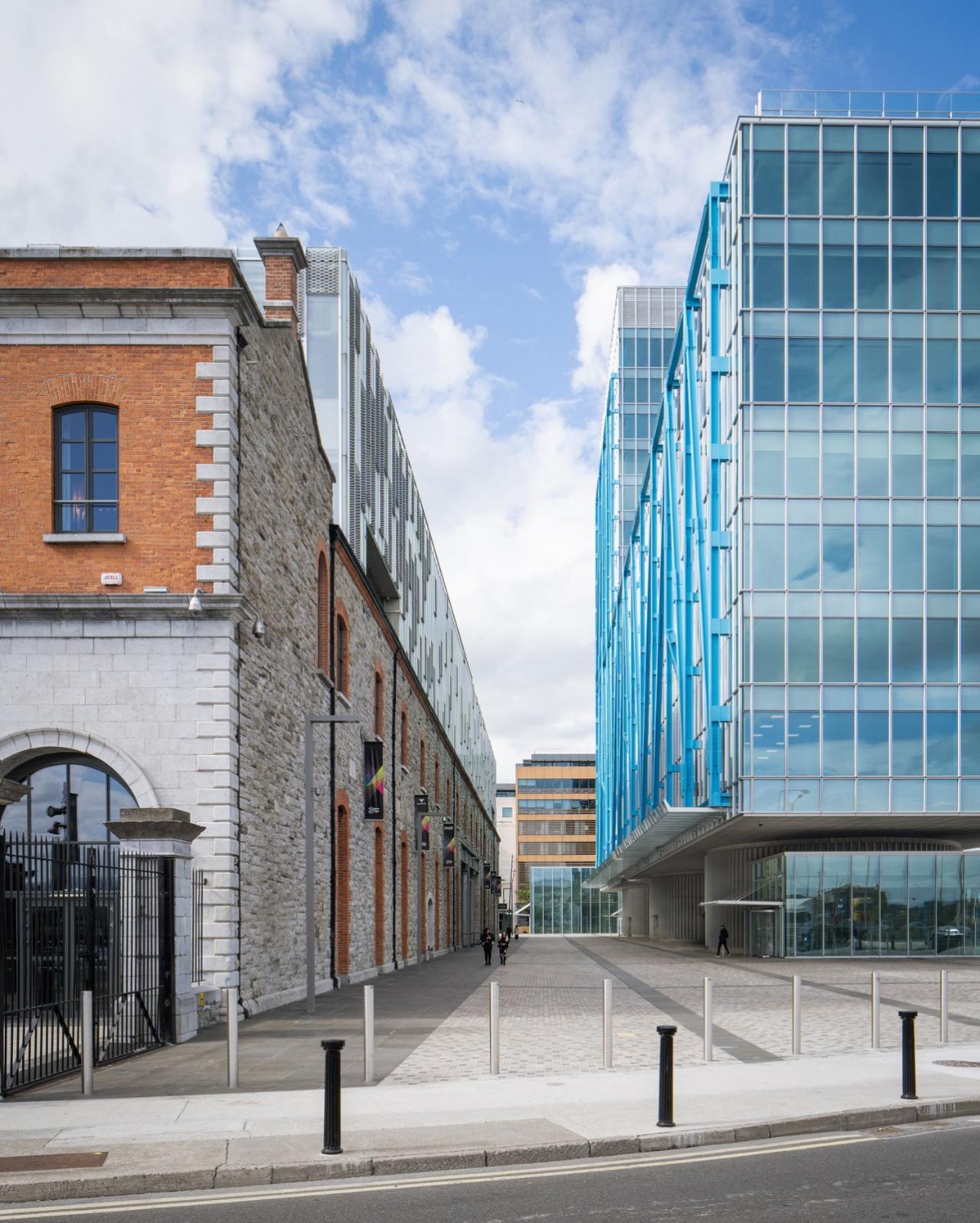 BIM建筑|蓝色‘骨头’，EXO 办公大楼 / Shay Cleary Architects