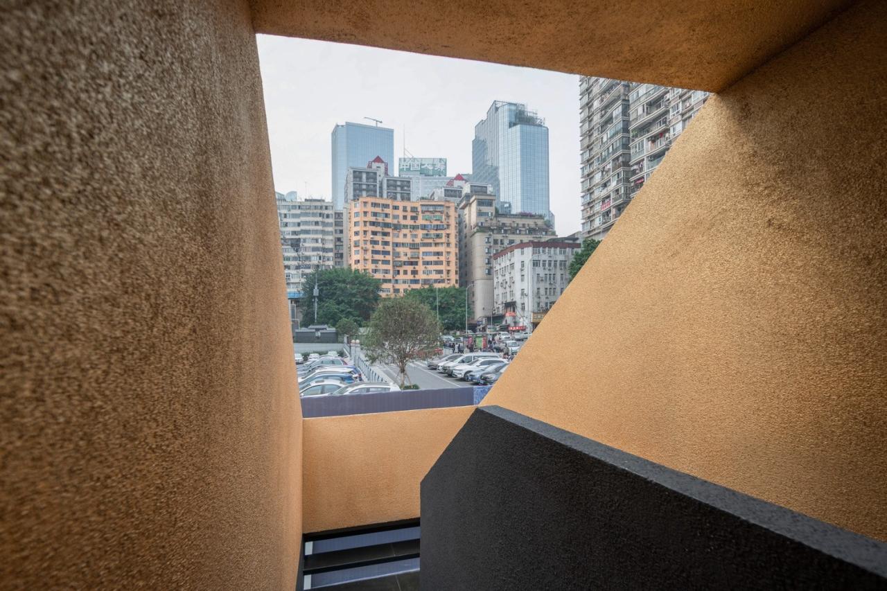 BIM建筑|重庆湖广·城市先锋展厅 / 素造建筑