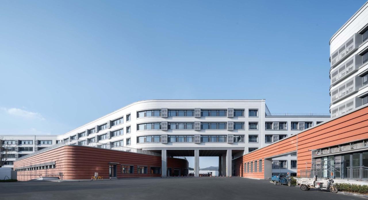 BIM建筑|济南历城二中彩石校区 / 同圆设计