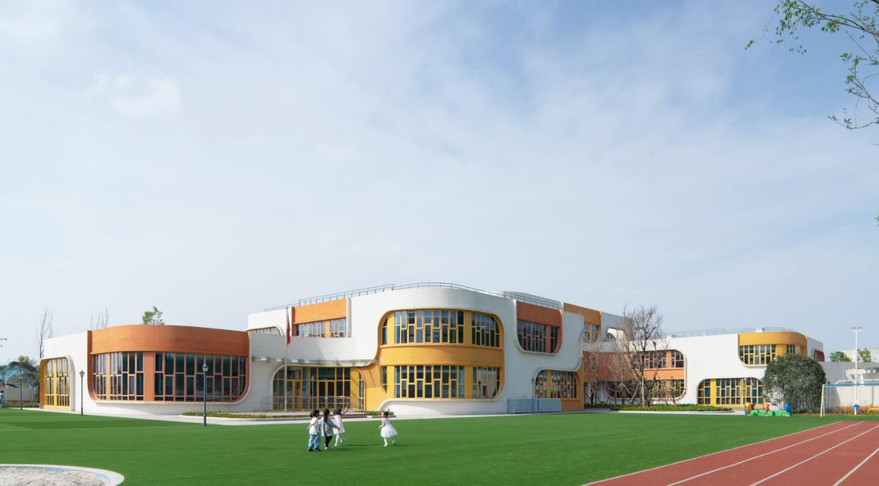 BIM建筑|成都市双流区九龙湖幼儿园 / 本末建筑　