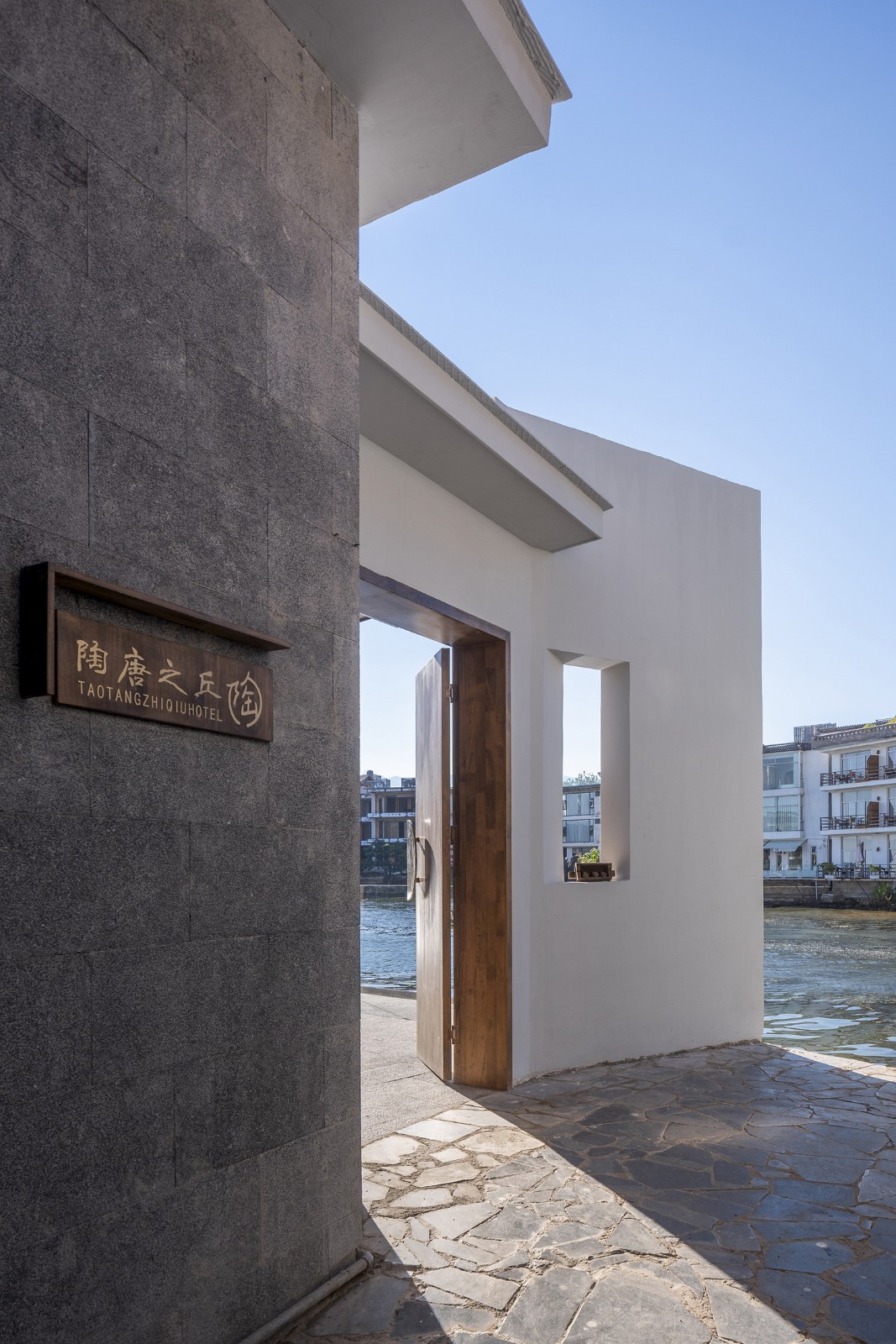 BIM建筑|海边的心灵驿站 ：大理双廊陶唐之丘度假酒店设计 / 三文建筑