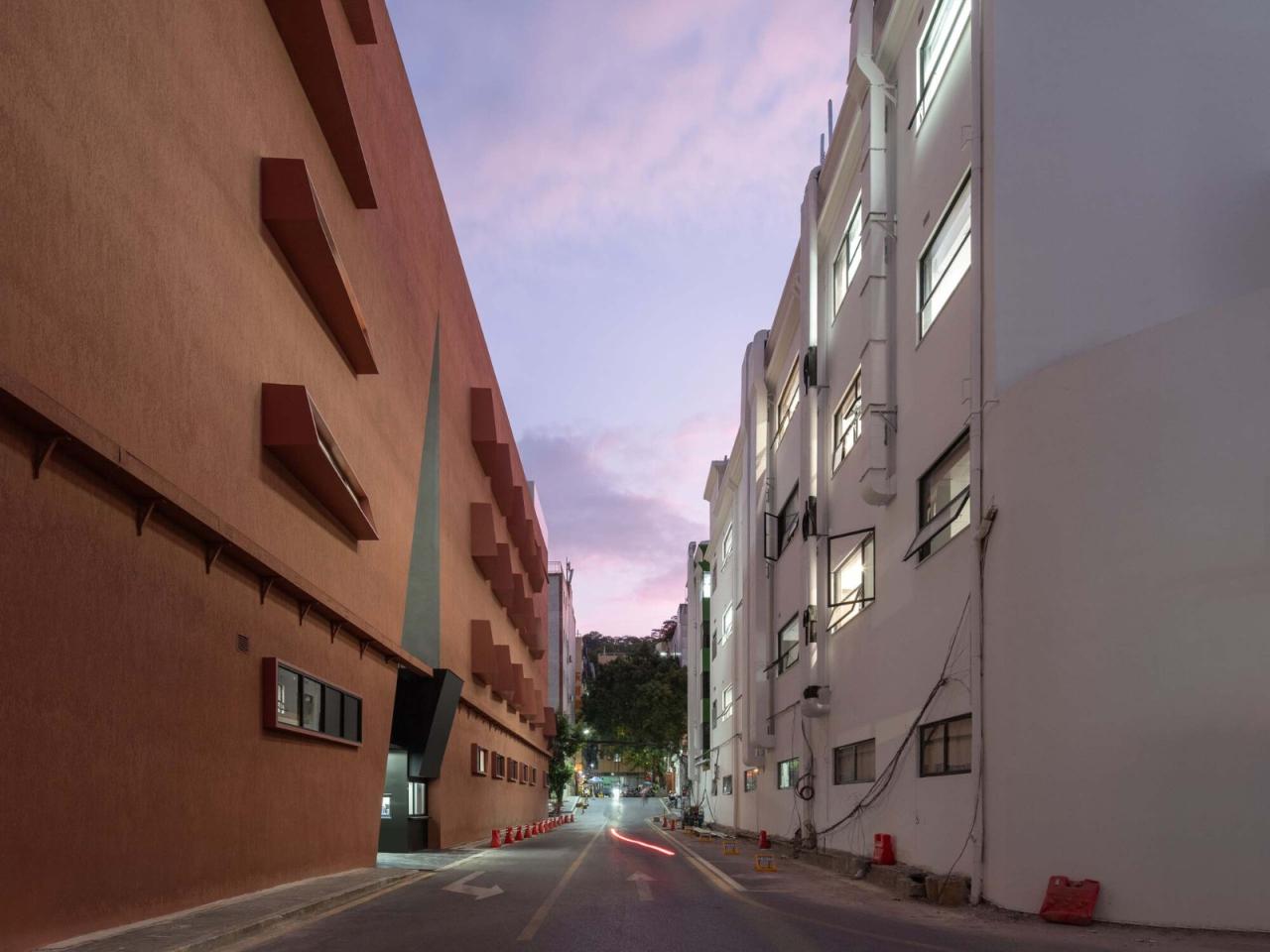 BIM建筑|东财工业区7#8#楼改造 / 深圳对角线建筑设计