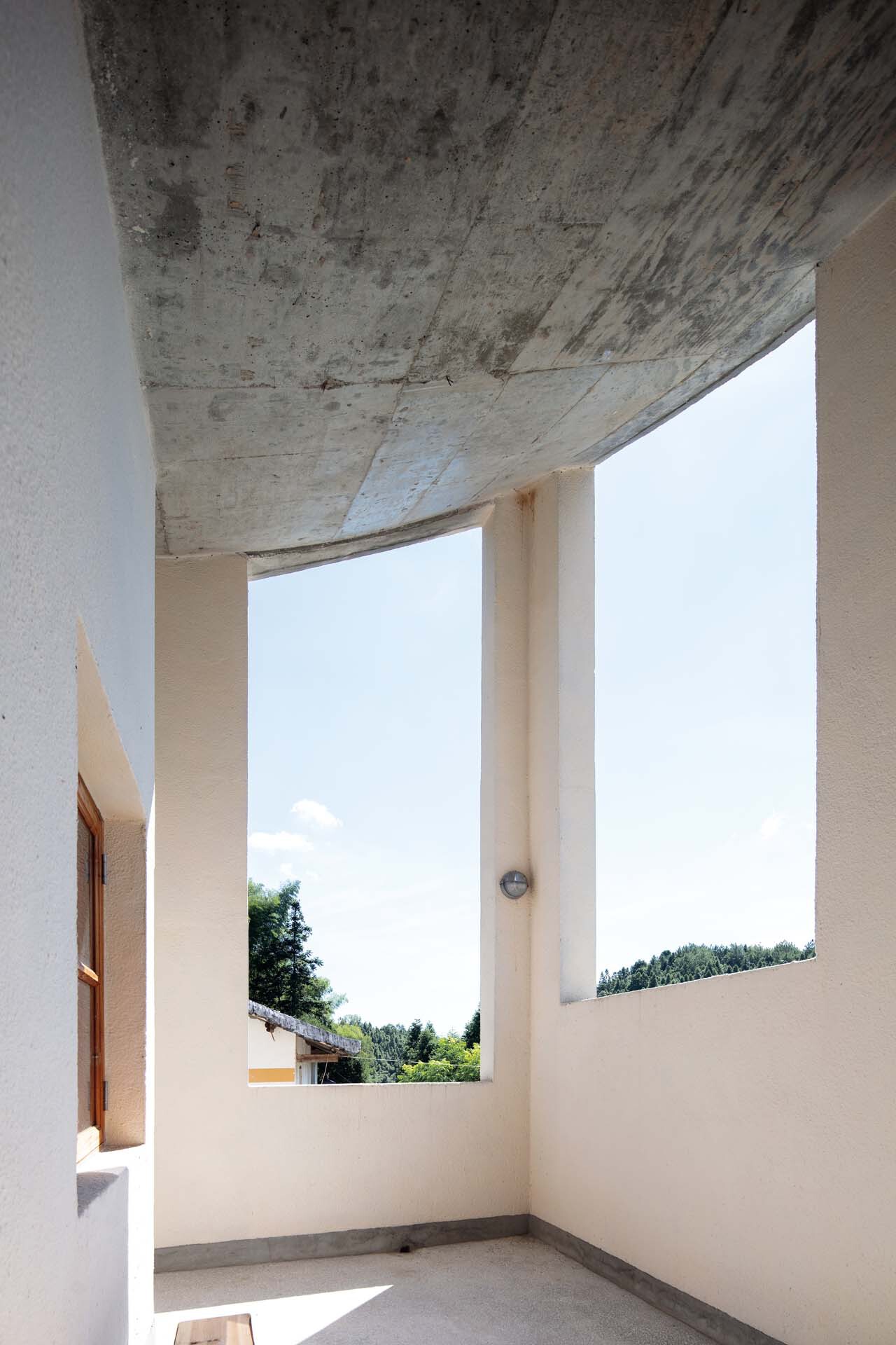 BIM建筑|乡村画室 / 跳房子建筑工作室