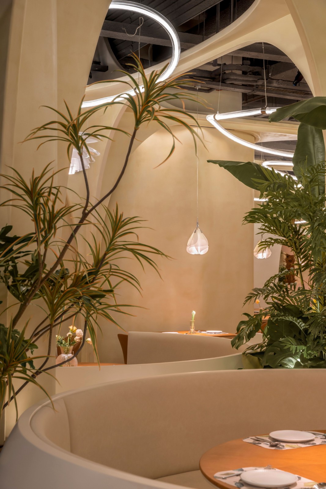 BIM建筑|Meet 11花漾餐厅 / 力场（北京）建筑设计