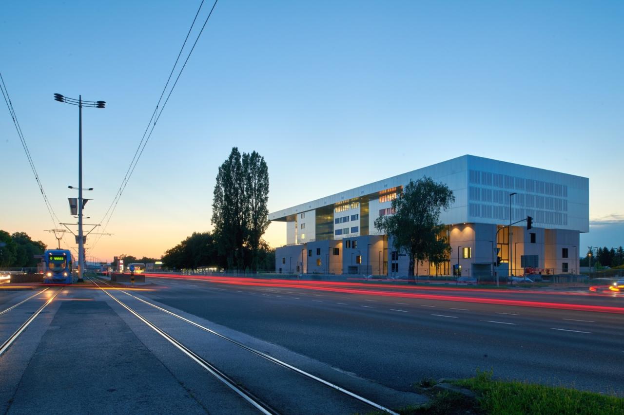 BIM建筑|东南欧创业孵化中心 / SZA d.o.o