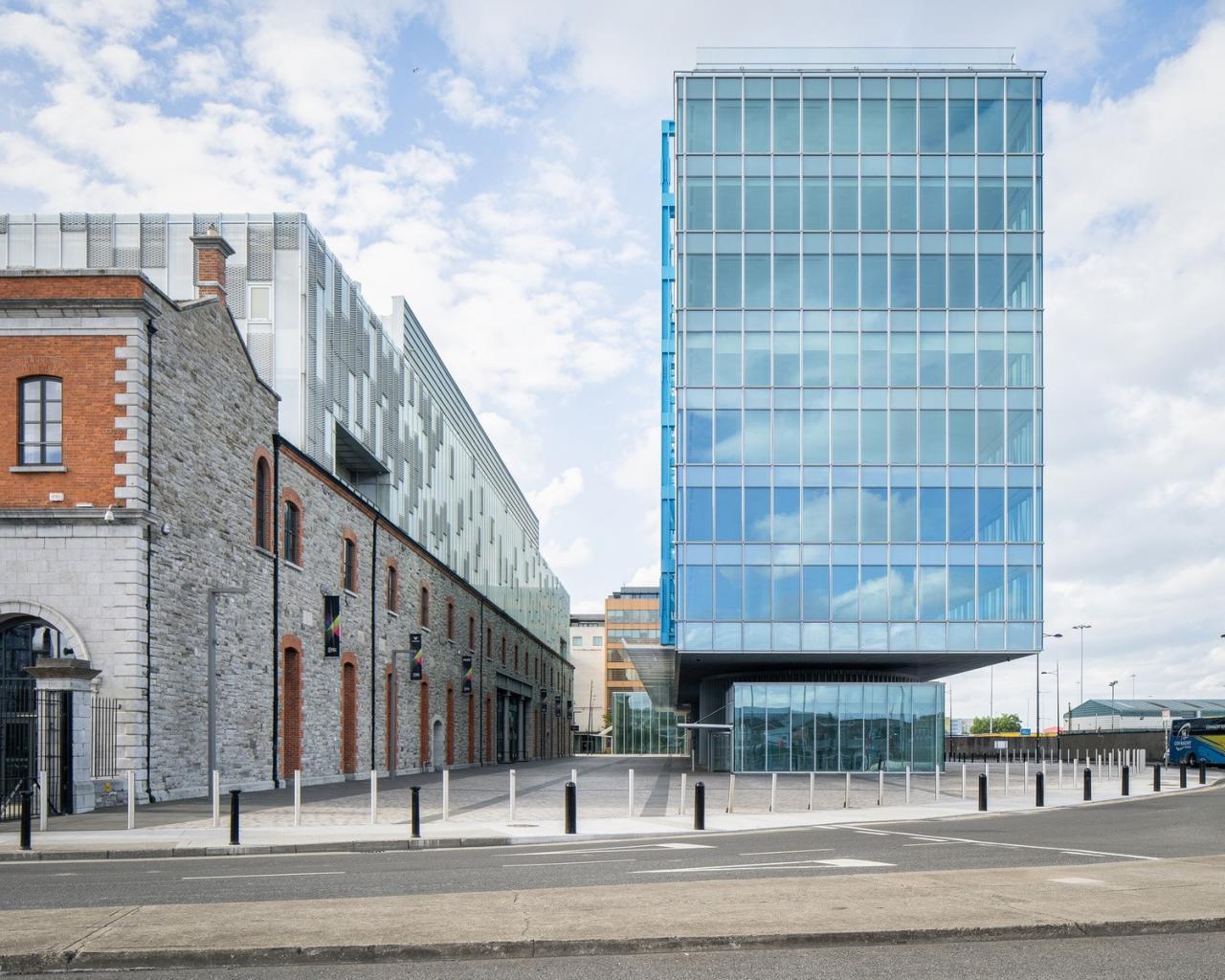 BIM建筑|蓝色‘骨头’，EXO 办公大楼 / Shay Cleary Architects