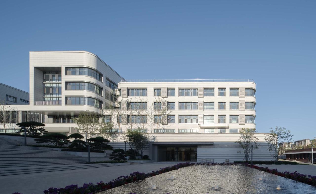 BIM建筑|济南历城二中彩石校区 / 同圆设计