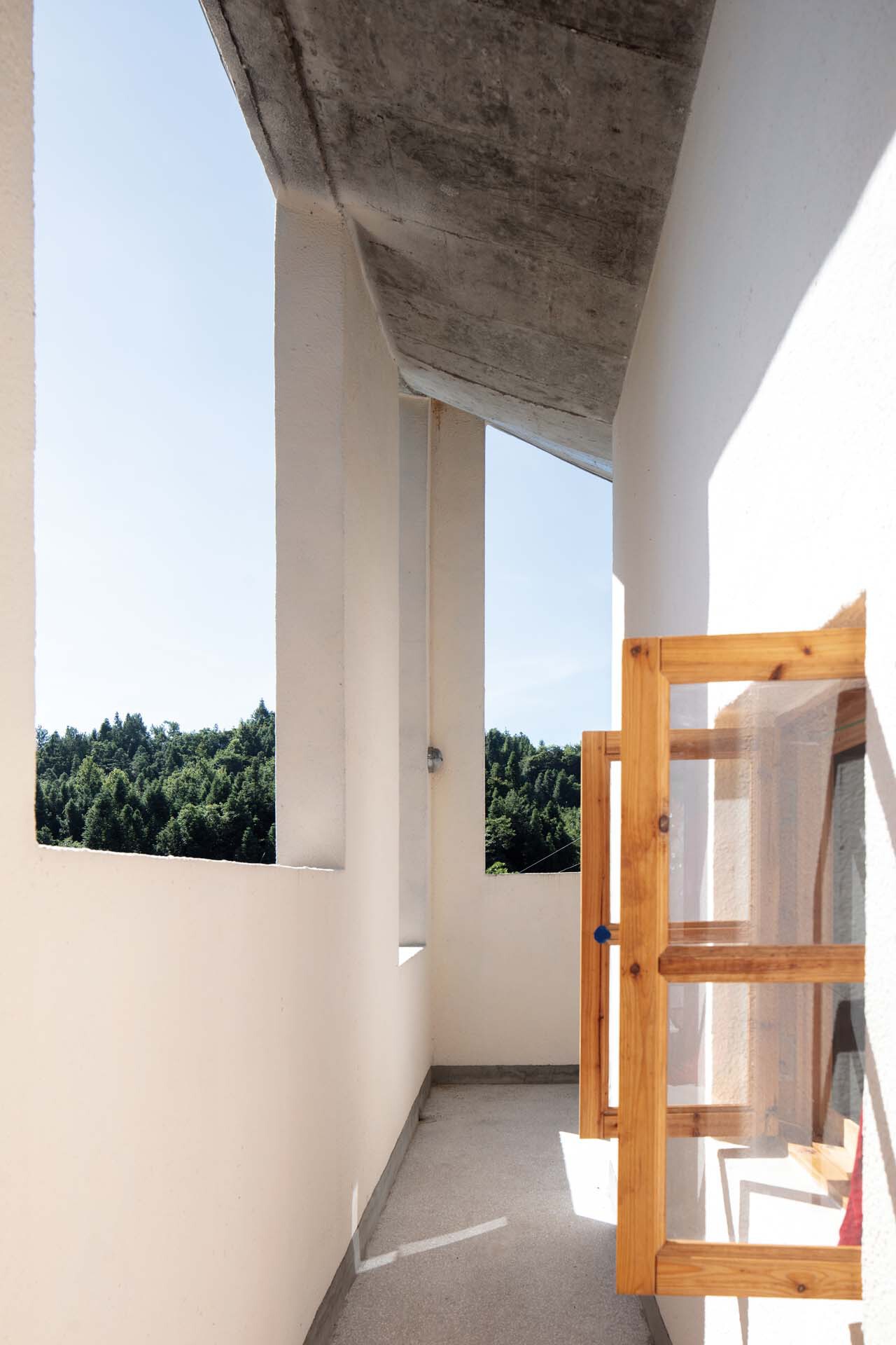 BIM建筑|乡村画室 / 跳房子建筑工作室