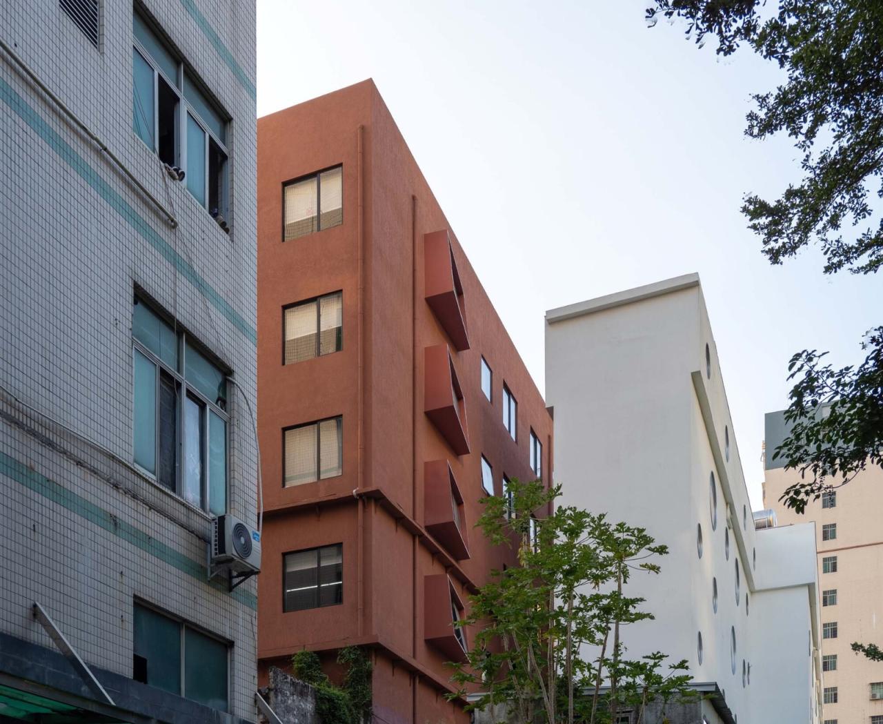 BIM建筑|东财工业区7#8#楼改造 / 深圳对角线建筑设计