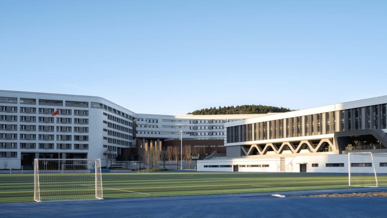 BIM建筑|济南历城二中彩石校区 / 同圆设计