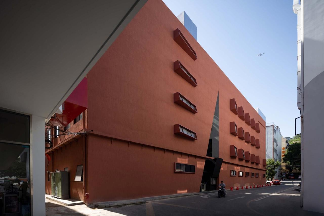 BIM建筑|东财工业区7#8#楼改造 / 深圳对角线建筑设计