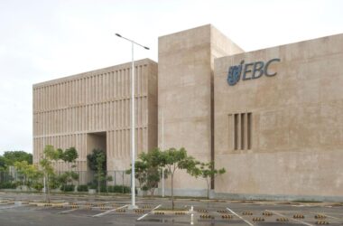 BIM建筑|梅里达银行与商业学校 / IUA Ignacio Urquiza Arquitectos-BIM建筑网