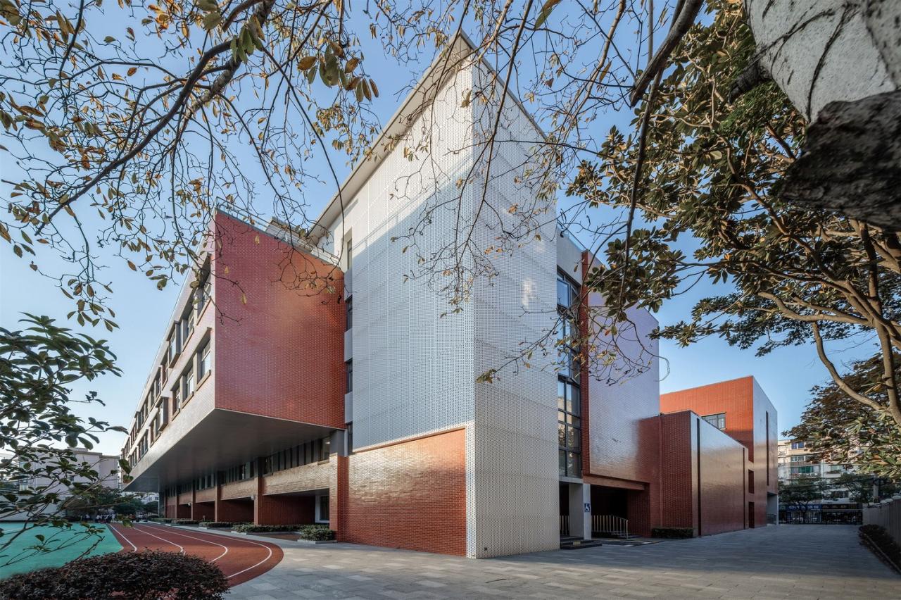 BIM建筑|兰生复旦中学国和路校区改扩建项目 / 上海华都建筑规划设计有限公司