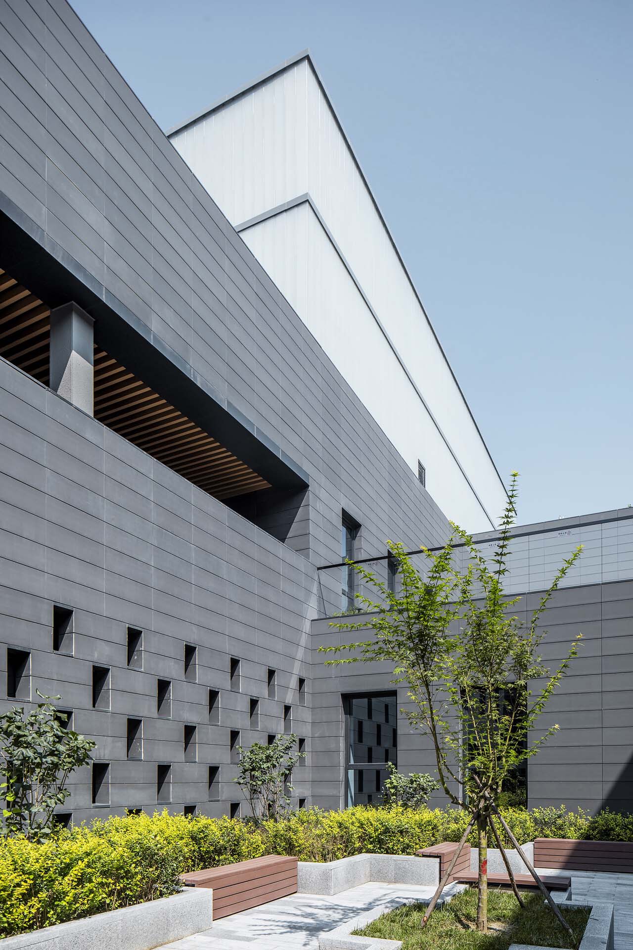 BIM建筑|朝向天空的院子——北京通州潞城市民中心 / 意度建筑