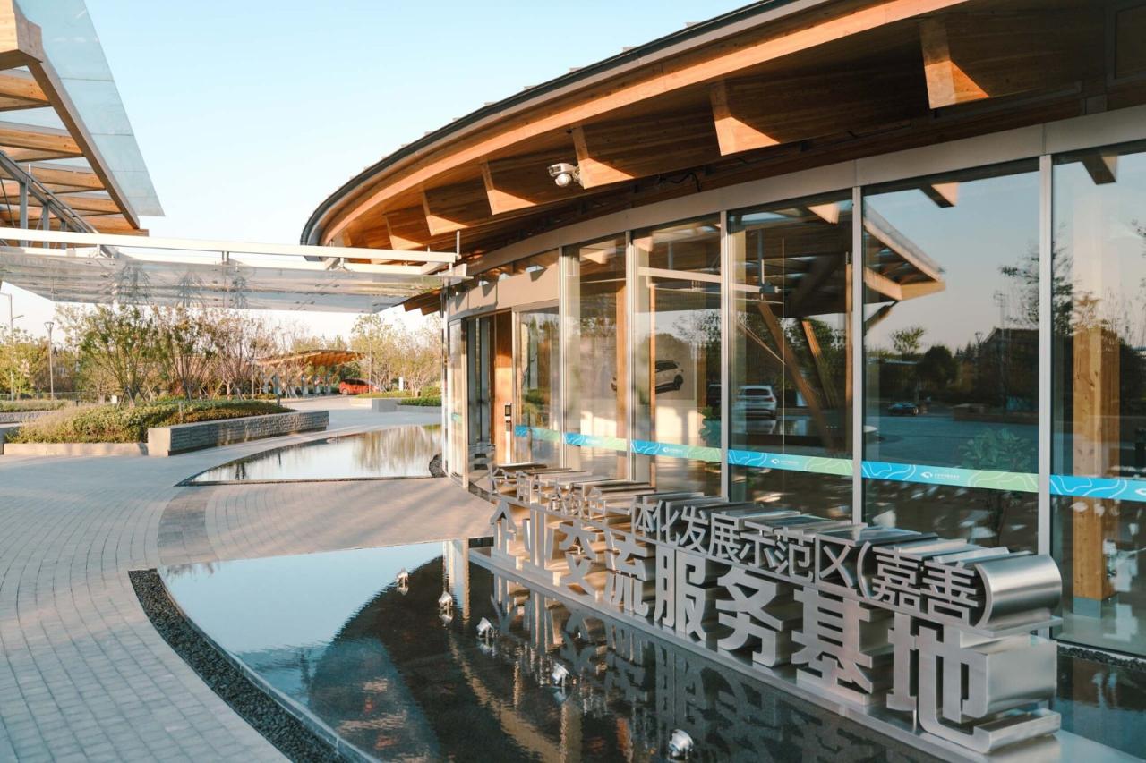 BIM建筑|长三角生态绿色一体化发展示范区（嘉善）企业交流服务基地 / 上海绿建建筑设计事务所