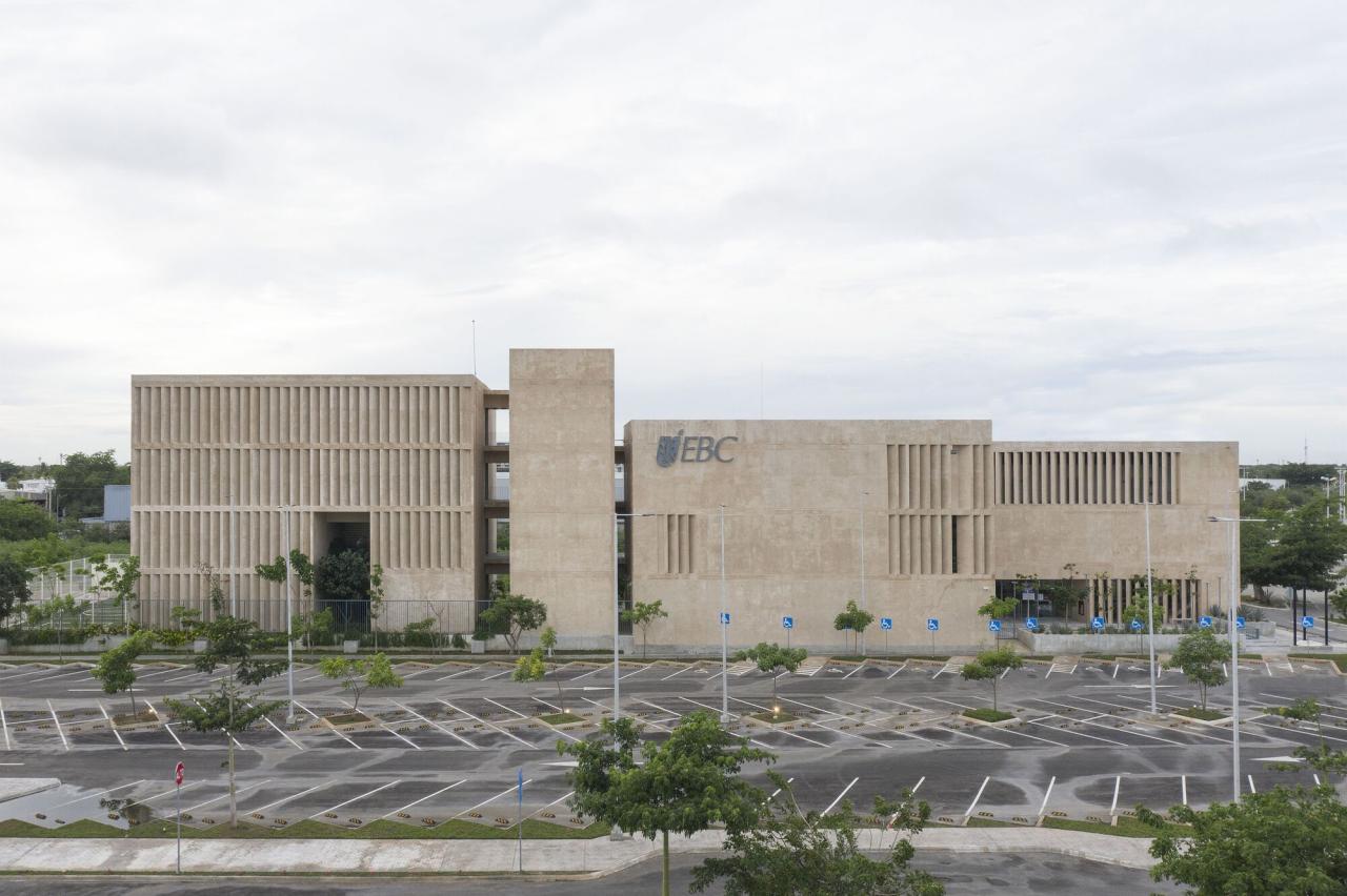 BIM建筑|梅里达银行与商业学校 / IUA Ignacio Urquiza Arquitectos