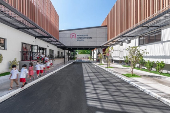 BIM建筑|德拉克斯工作室将工业建筑改建为红楼学校