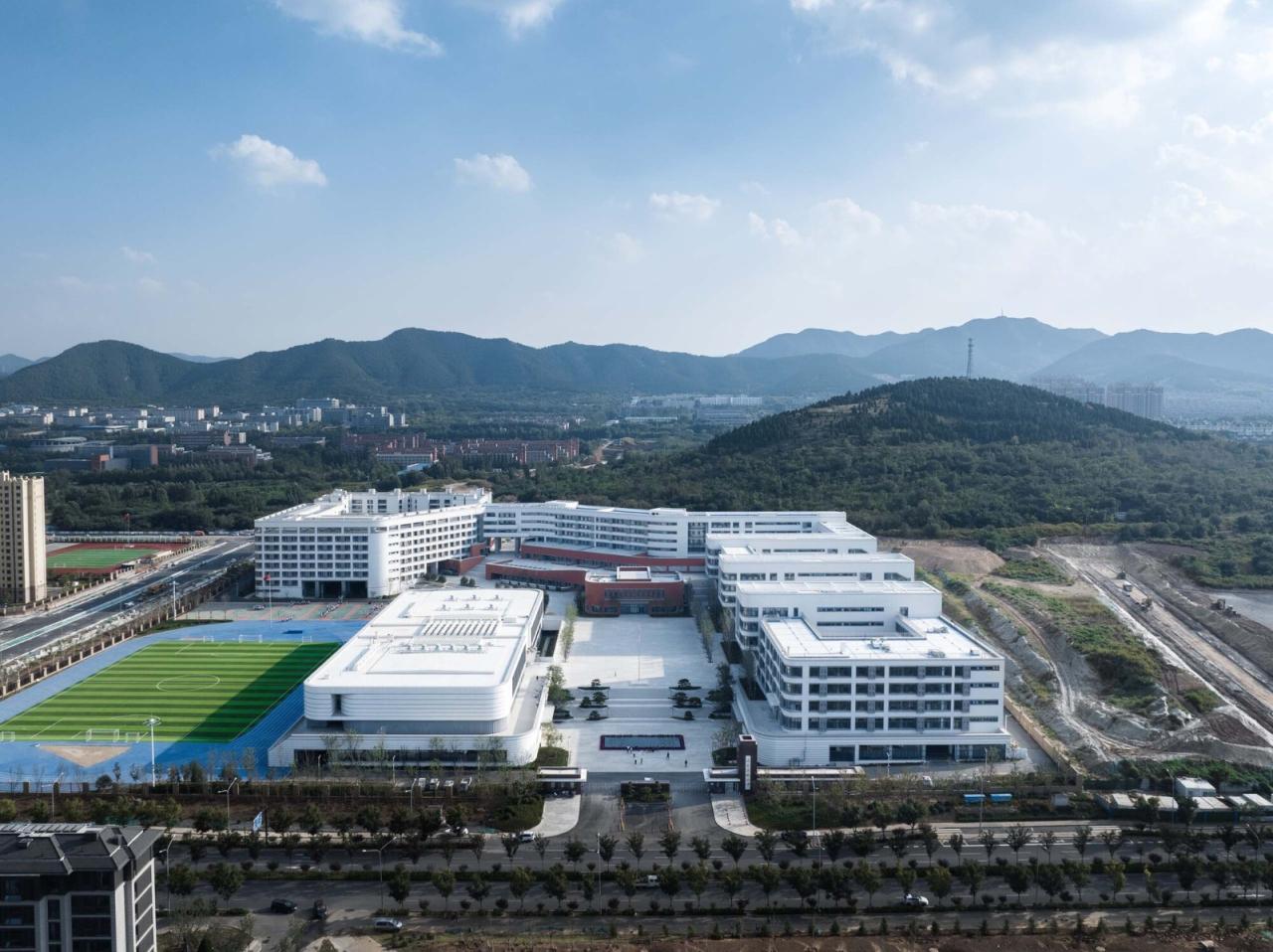 BIM建筑|济南历城二中彩石校区 / 同圆设计