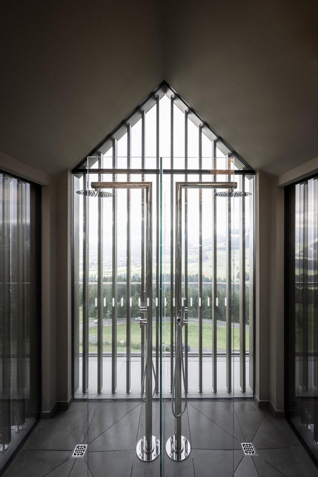 BIM建筑|“倒挂”建筑，Hubertus 酒店扩建 / noa*