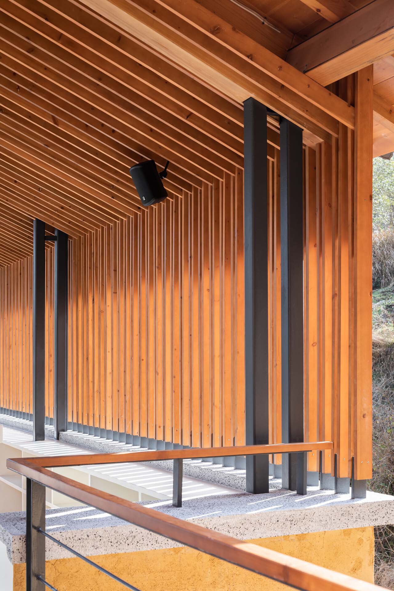 BIM建筑|奉化栖霞坑发电站改造的溪边餐厅 / 尌林建筑设计事务所