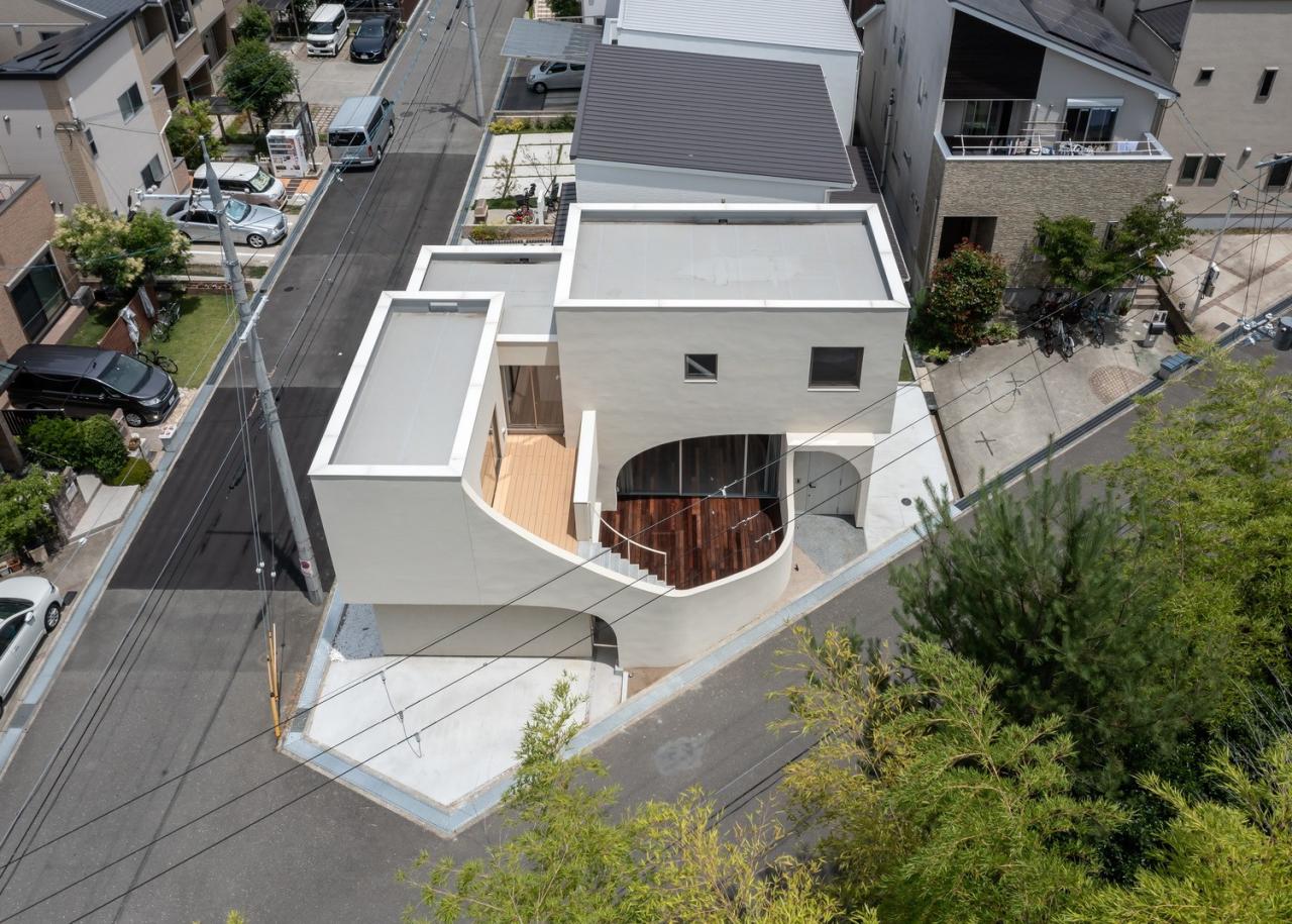 BIM建筑|曲线屋 / Daisuke Ibano, Ryosuke Fujii