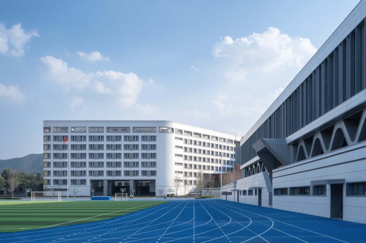 BIM建筑|济南历城二中彩石校区 / 同圆设计