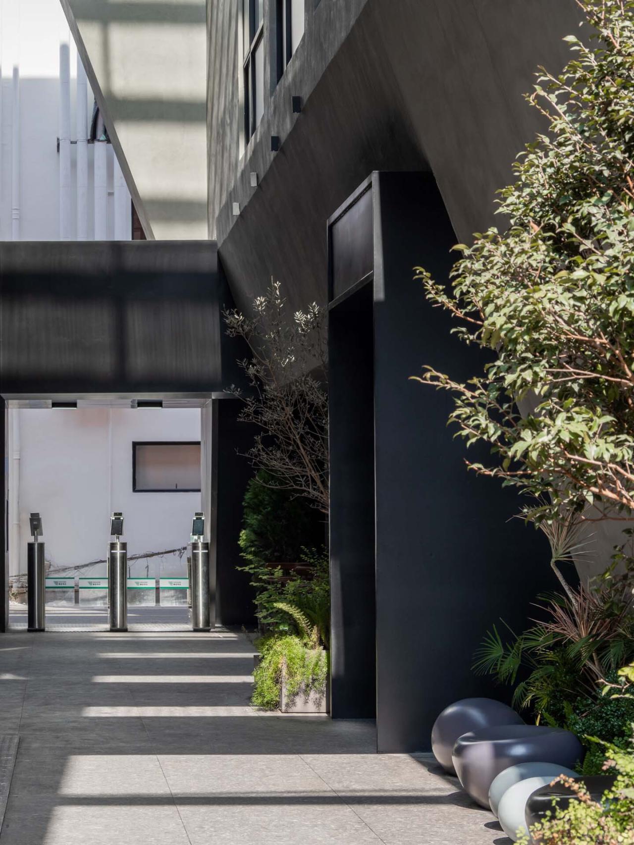 BIM建筑|东财工业区7#8#楼改造 / 深圳对角线建筑设计