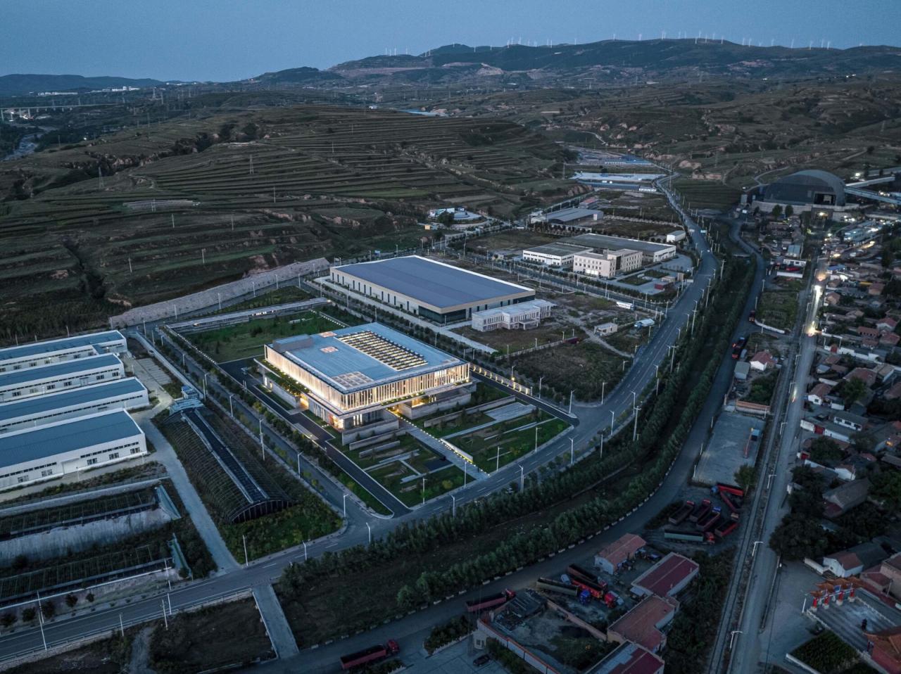 BIM建筑|宁武燕麦工厂 / 卓汉苏文建筑事务所