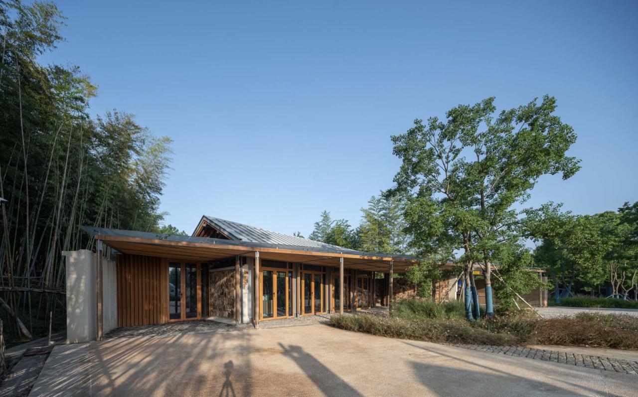 BIM建筑|南京汤山猿人洞游客驿站 / 东南大学建筑设计研究院建筑技术与艺术(ATA)工作室