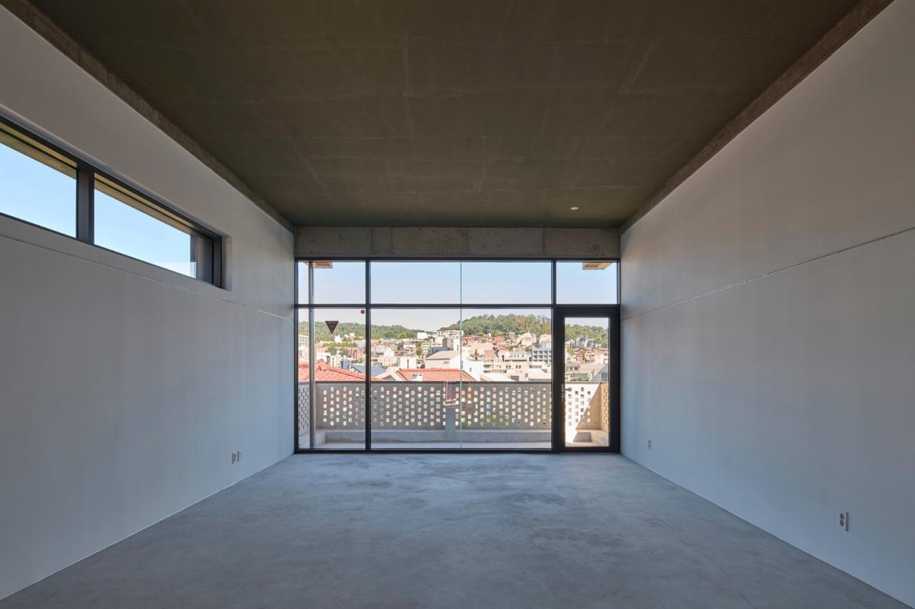 BIM建筑|通向街角的楼梯，Y2 综合大楼 / DAAL