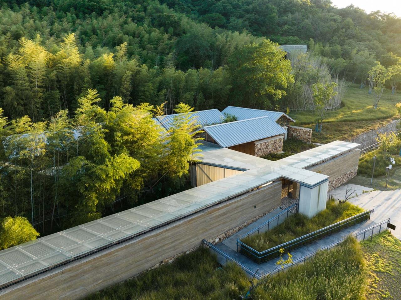 BIM建筑|南京汤山猿人洞游客驿站 / 东南大学建筑设计研究院建筑技术与艺术(ATA)工作室