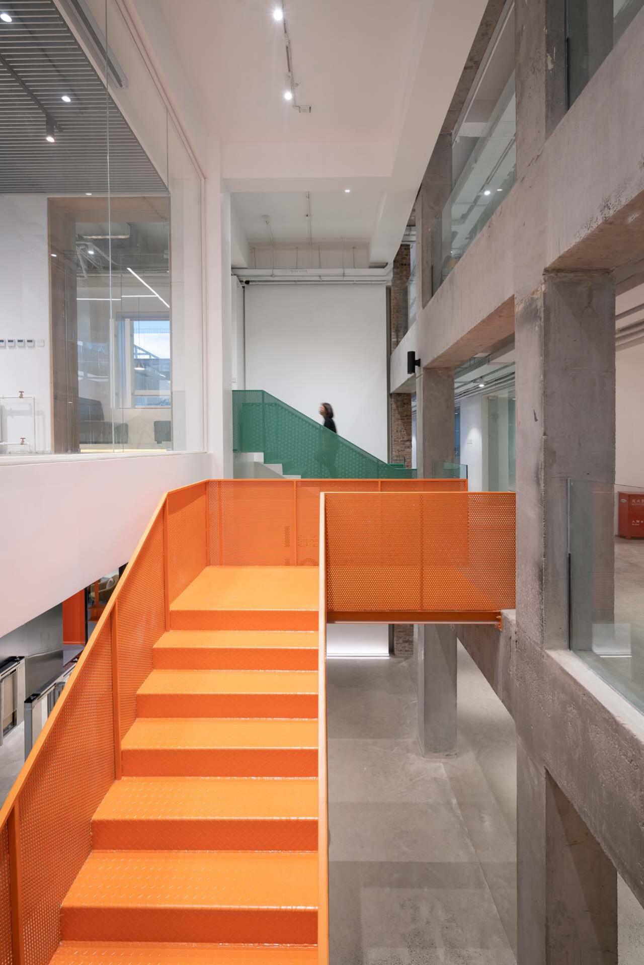 BIM建筑|钛媒体“折叠公园”，北京团河派出所旧址改造 / 靠近设计