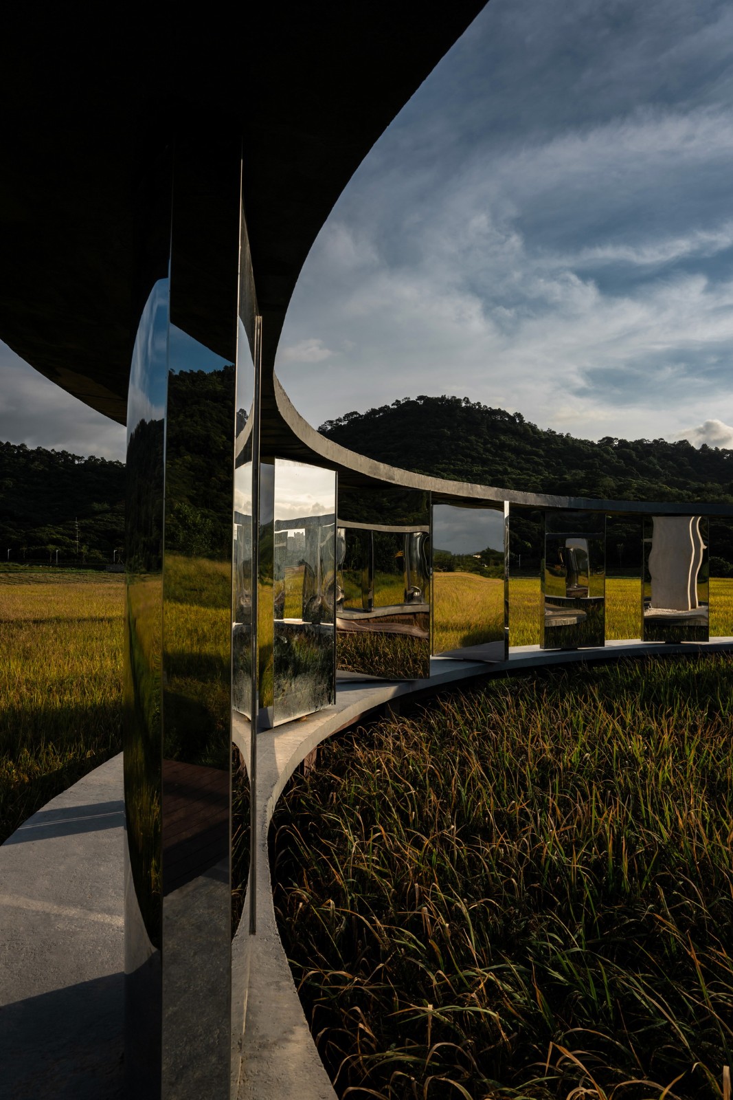 BIM建筑|艾米未来农业文旅小镇 / 加减智库设计事务所