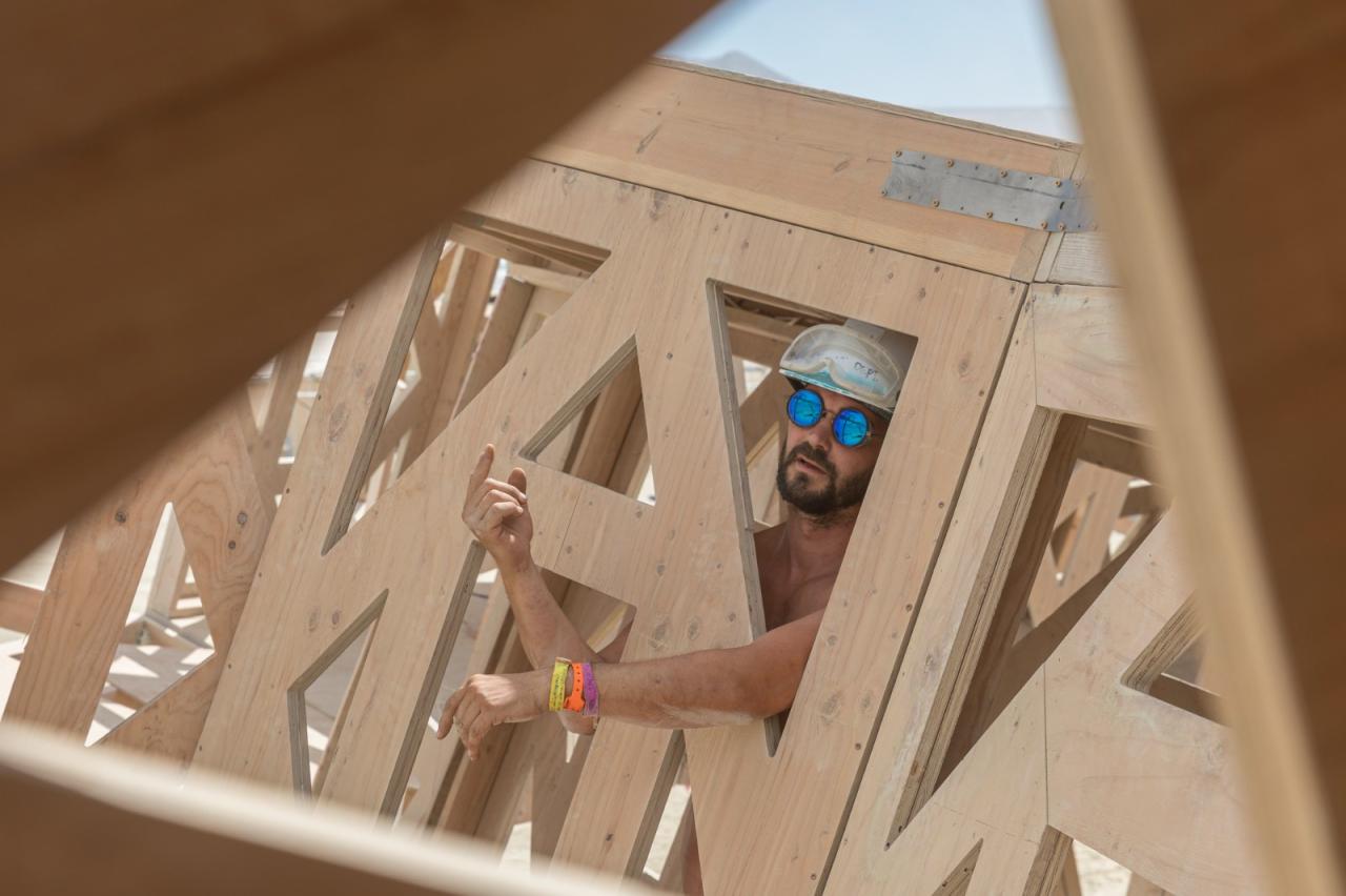 BIM建筑|火人节“宣泄/淨化”分形画廊 / MAMOU-MANI