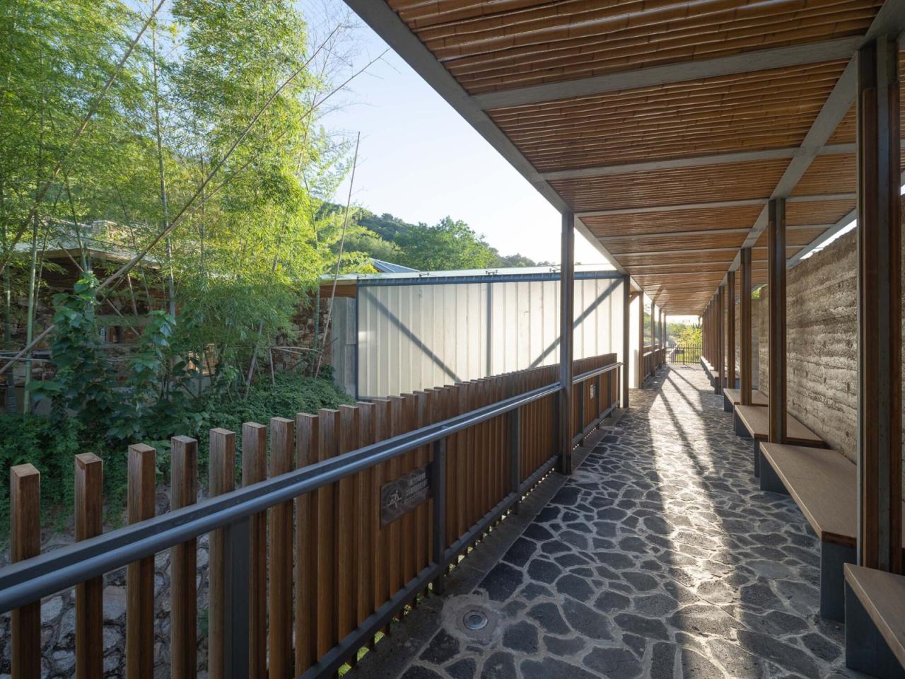 BIM建筑|南京汤山猿人洞游客驿站 / 东南大学建筑设计研究院建筑技术与艺术(ATA)工作室