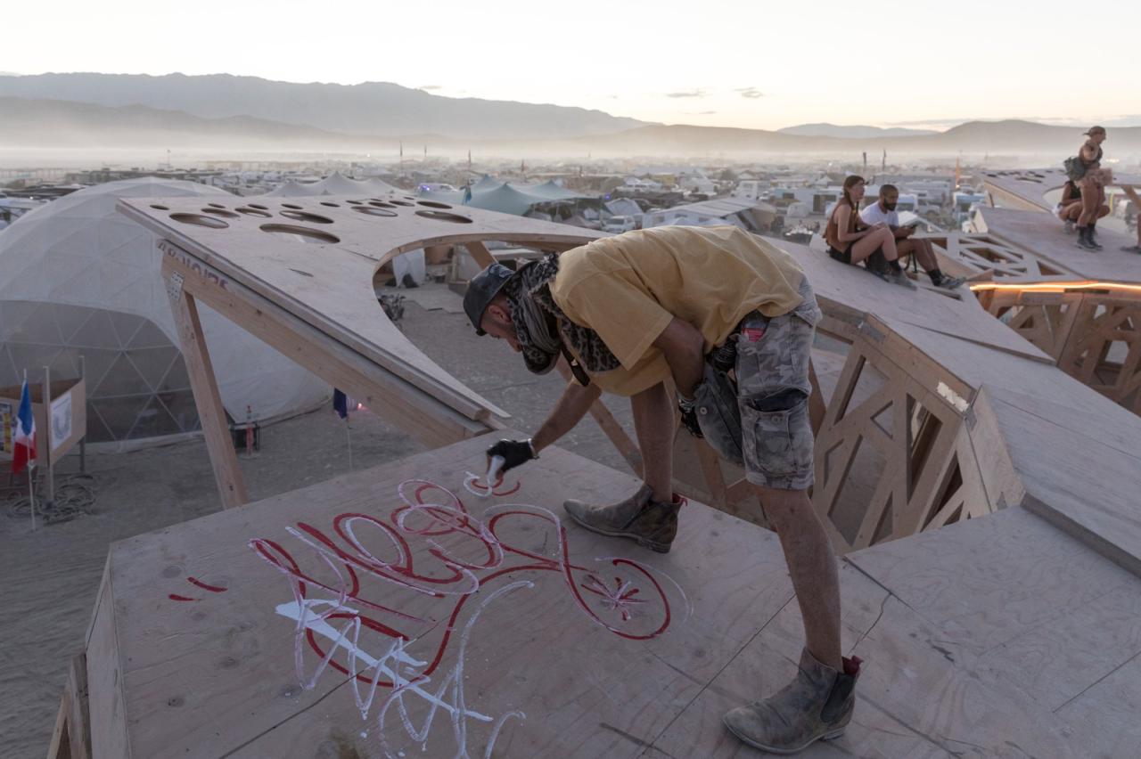 BIM建筑|火人节“宣泄/淨化”分形画廊 / MAMOU-MANI