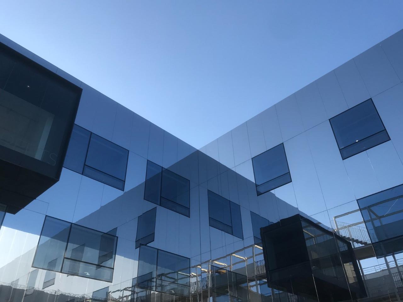 BIM建筑|钛媒体“折叠公园”，北京团河派出所旧址改造 / 靠近设计