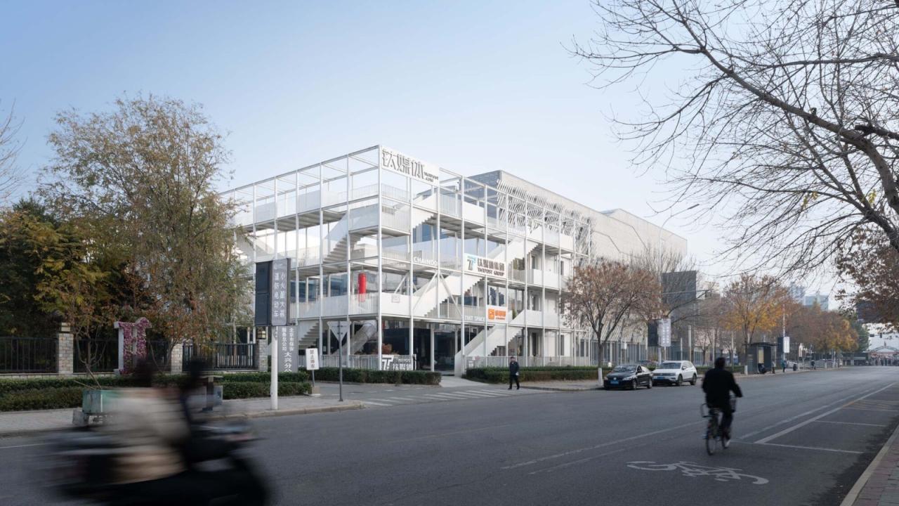 BIM建筑|钛媒体“折叠公园”，北京团河派出所旧址改造 / 靠近设计